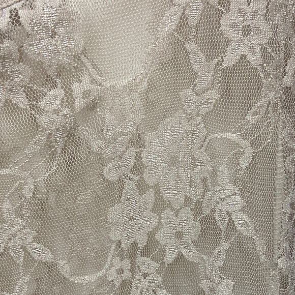 Abercrombie & Fitch Lace Detail Blouse in Taupe - Picture 3 of 4